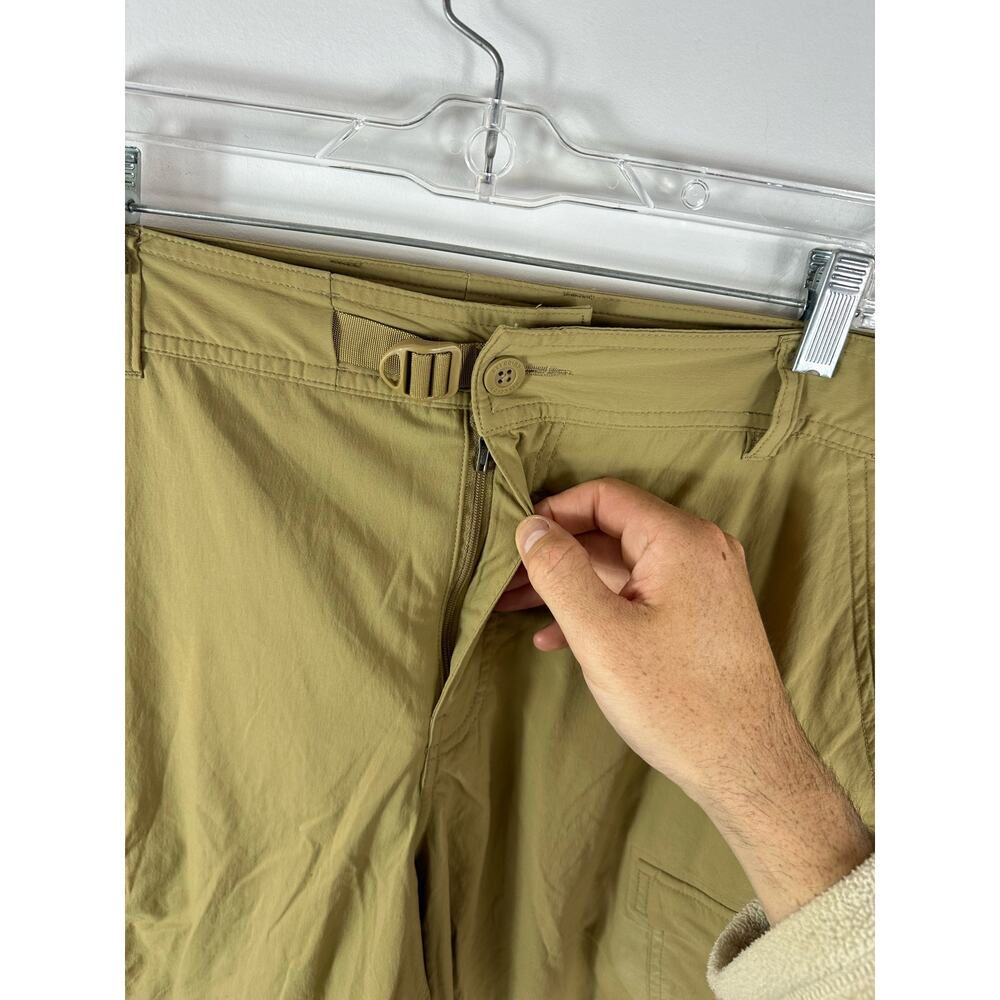 REI Co-op Tan Belted Nylon Cargo Shorts Size 40 Hiking Outdoor Breathable - Picture 12 of 13